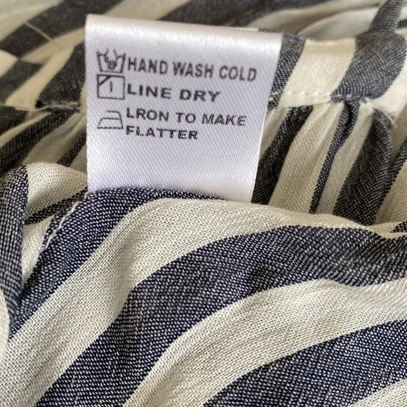 VICI Vertical Striped Off Shoulder 3/4 Sleeve Women's Top Size Small NWT‎ - Picture 5 of 7